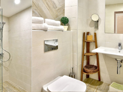 IHOTEL