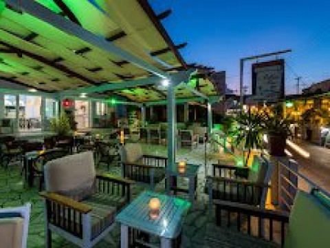 Akis Hotel (Kamari Santorini)