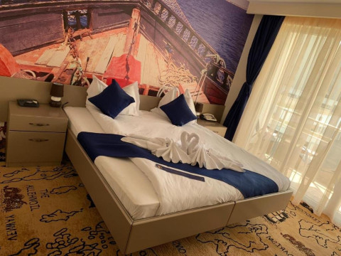 HOTEL PIRATES RESORT.