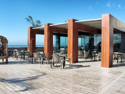Four Views Monumental Lido