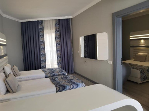 BLUE MARLIN DELUXE SPA RESORT