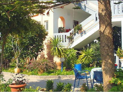 Thodorou Studios (K)