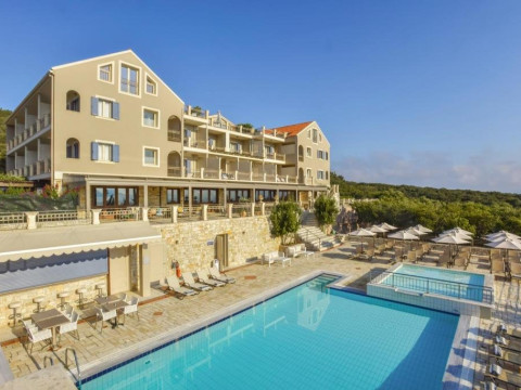 Almyra Hotel 