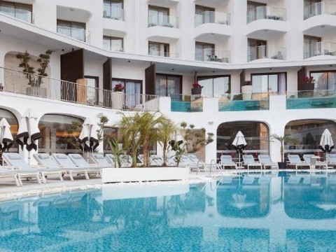 Lalila Blue Suites