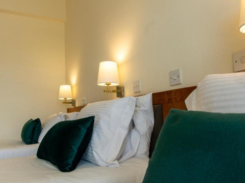 PEFKOS HOTEL (Limassol)