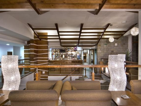 YANAKIEV CLUB HOTEL