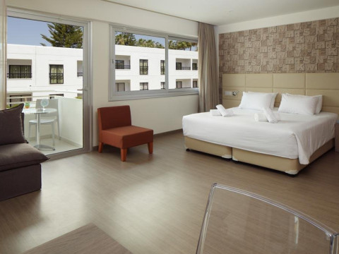 MELPO ANTIA SUITES