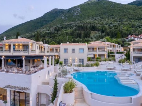 Crystal Waters Sapphire Hotel (F)