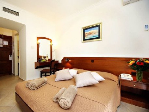 Arkadi (K) - recomandat 3*