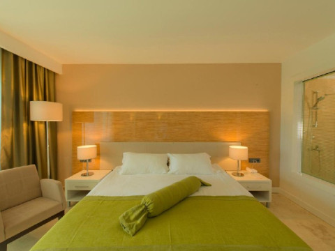 BELLAZURE HOTEL