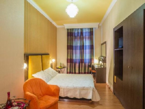 Delphi Art Hotel