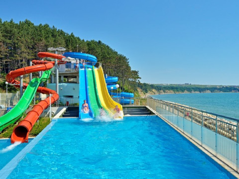 Sol Luna Bay Resort 