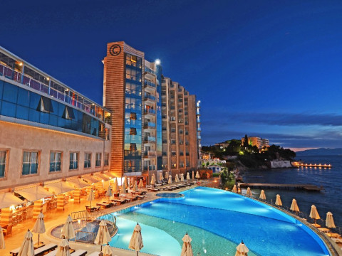 CHARISMA DELUXE HOTEL