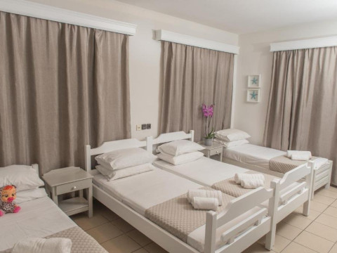 Aqua Beachfront Elegant Hotel