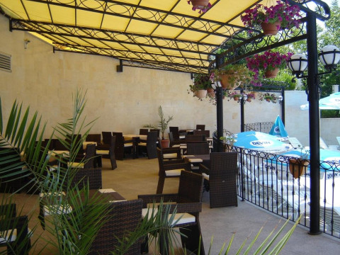 Royal Cove ApartHotel