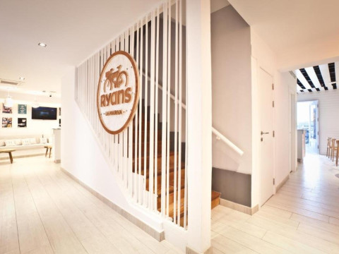 RYANS LA MARINA HOTEL