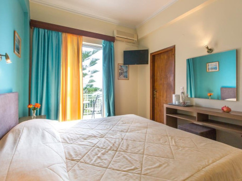 Tolon Beach Hotel (Tolo) 