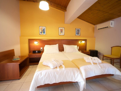 Mirabel City Center 3*