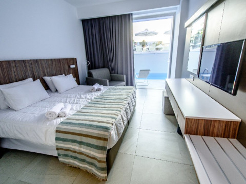 Eleana Hotel 