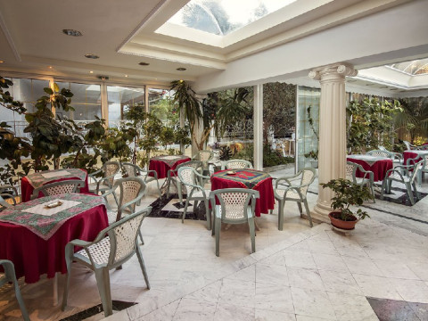 Chronis Hotel