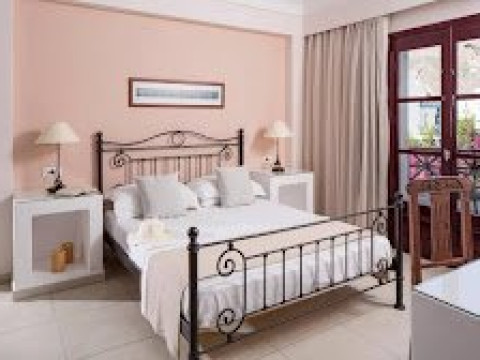 Veggera Hotel (Perissa Santorini)
