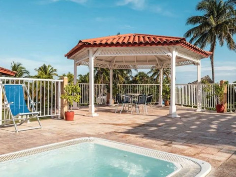 Be Live Adults Only Los Cactus