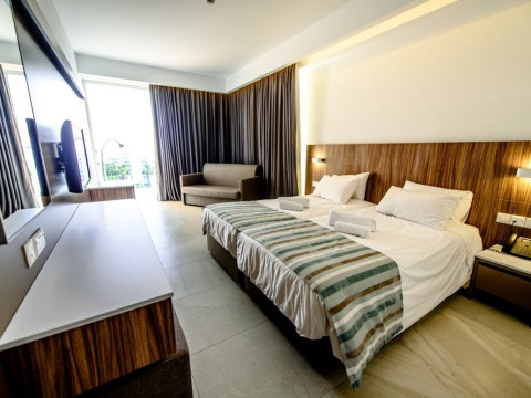 Eleana Hotel 