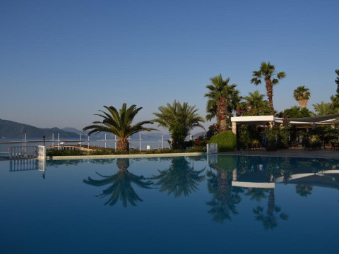 FORTEZZA BEACH RESORT