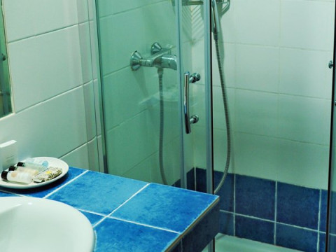 Naftilos - adults only (copii peste 14 ani)