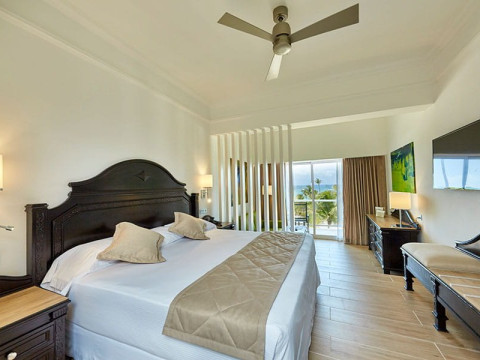 GOLDEN TULIP MEDIA HOTEL DUBAI