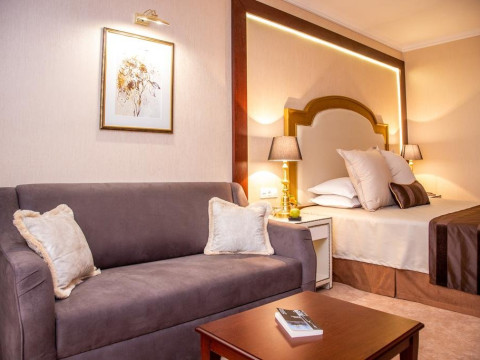 IMPERIAL PALACE HOTEL