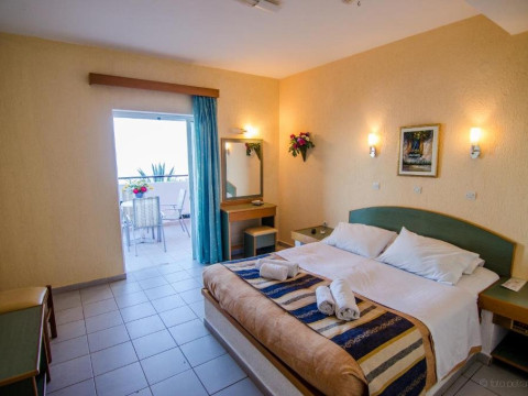 Porto Skala Hotel (de lucrat)