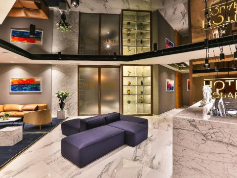 Boutique Hotel Square by Aycon
