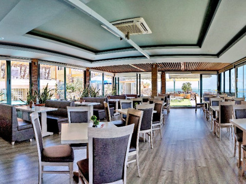 Vicky Hotel and Studios, Agios Isidoros Plomari