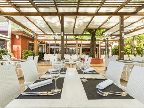 Sol Amfora Apartments (Umag)