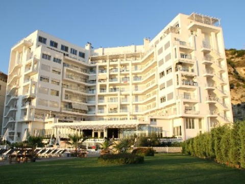 Bleart Tourist Complex - Beachfront Resort