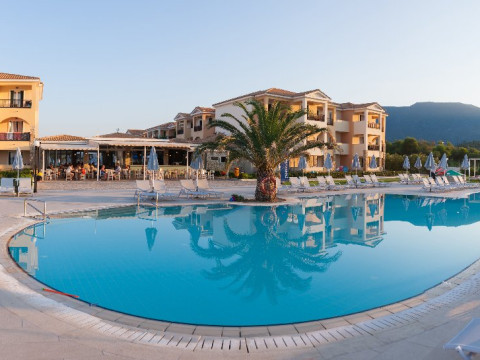 Alykanas Village (Alykanas)