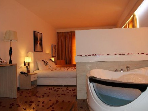Bleart Tourist Complex - Beachfront Resort
