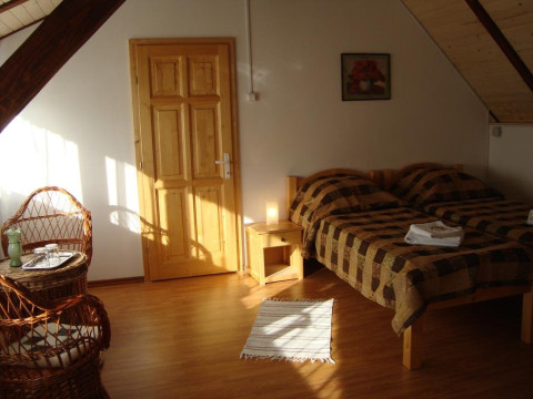 CASA DINTRE SALCII