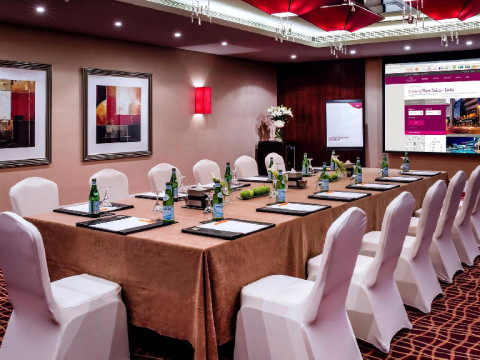 Crowne Plaza Dubai - Deira
