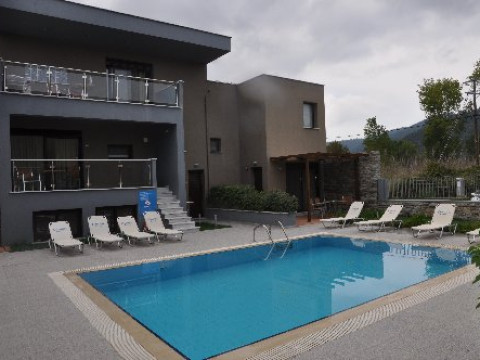 Mary s Residence Suites (Chryssi Akti)