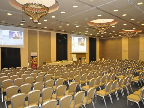 Hotel Golden Tulip Ana Dome