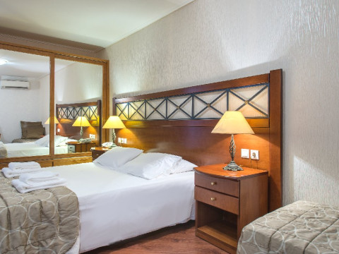 Diana Hotel (Zakynhos Town)