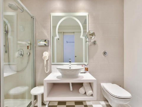 DB SAN ANTONIO HOTEL AND SPA (St. Pauls Bay)