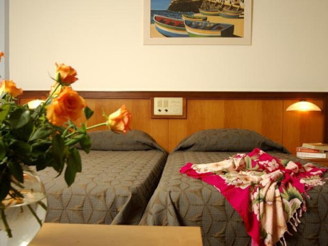ATRIUM HOTEL (C)