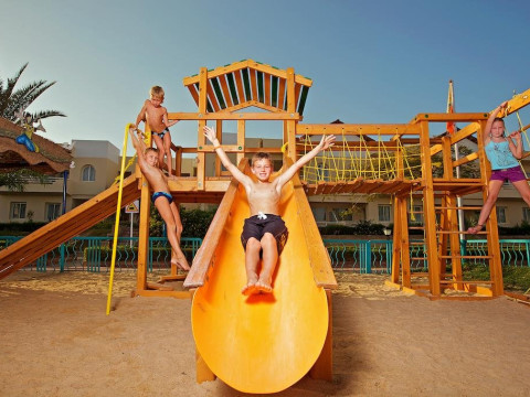 GOLDEN BEACH RESORT