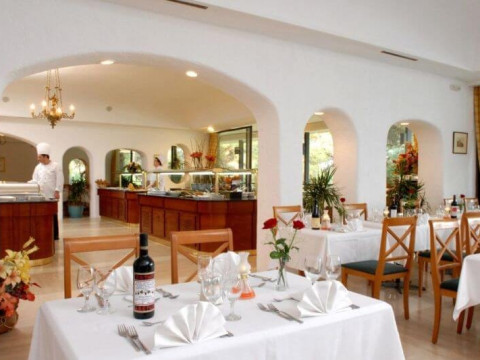 Corfu Holiday Palace Hotel