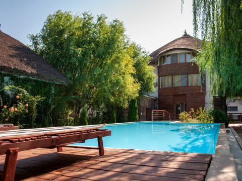 Paradise Delta House - Crisan