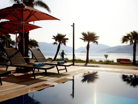 ORKA LOTUS BEACH