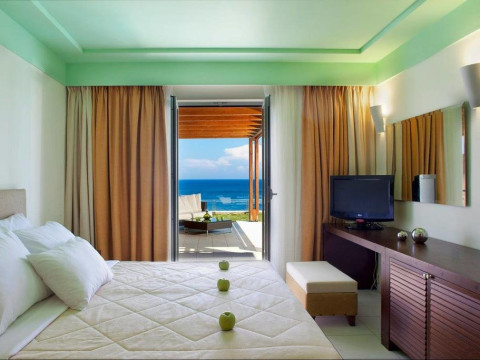 Apostolata Island Resort & Spa